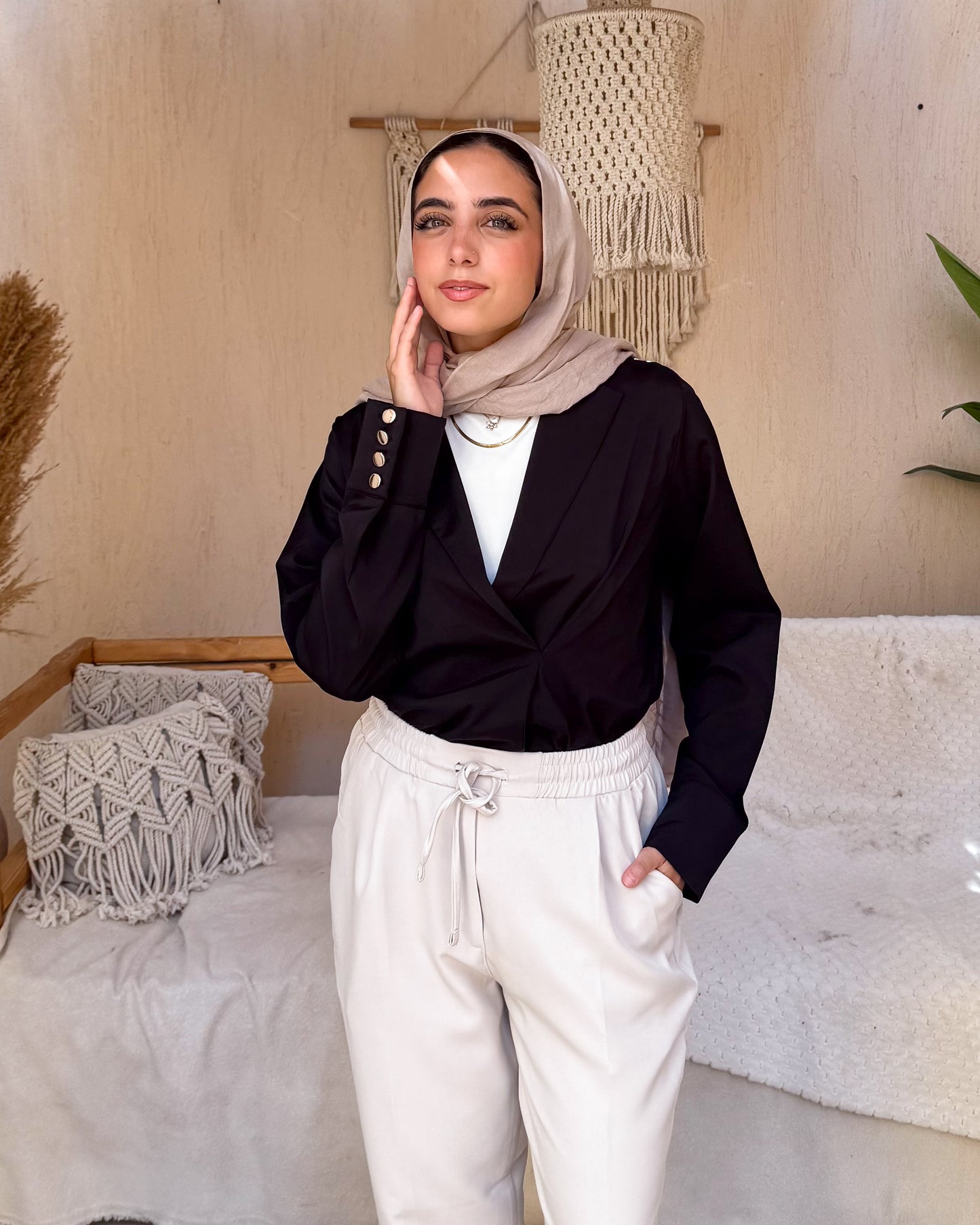 Black bodysuit shirt - Seamless Tucked Look