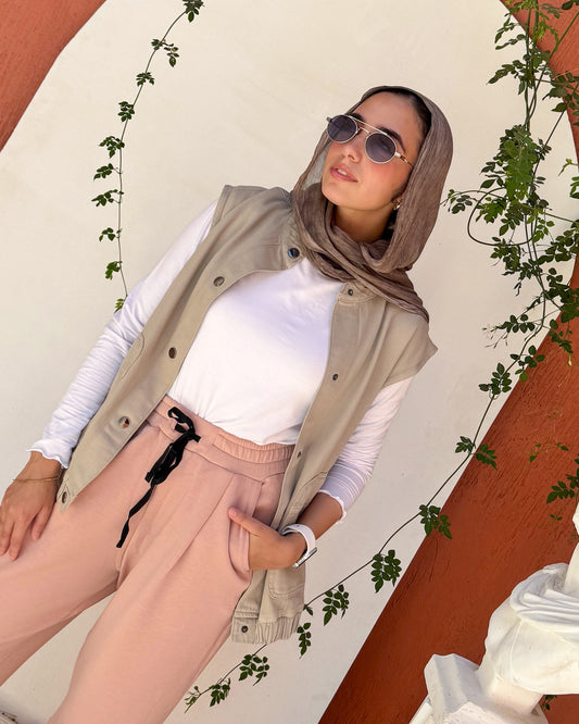 Lightweight Sleeveless Vest – Dark Beige